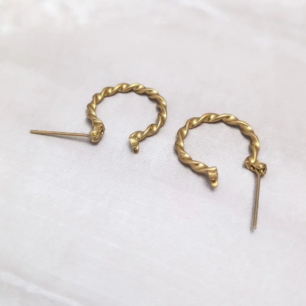 Vintage Earrings for Pierced Ears Woven Antique Gold Tone Hoops 0.75
